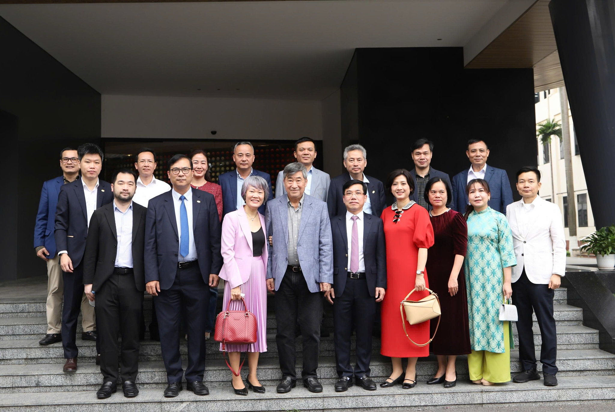 LÃNH ĐẠO TẬP ĐOÀN DỆT MAY VIỆT NAM TỚI THĂM VÀ CHÚC TẾT ĐẦU NĂM BÍNH NGỌ 2026 TẠI TỔNG CÔNG TY ĐỨC GIANG